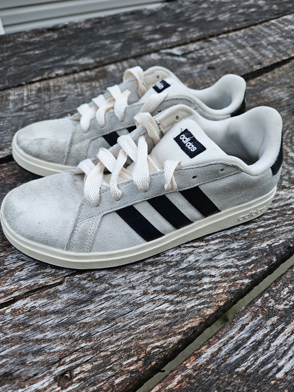 Adidas Grand Court Boys Size 5 Grey Suede Sneakers